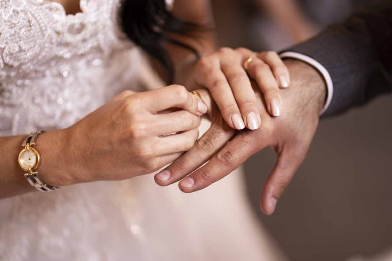 Eheringe – Ringwechsel bei einer Hochzeit