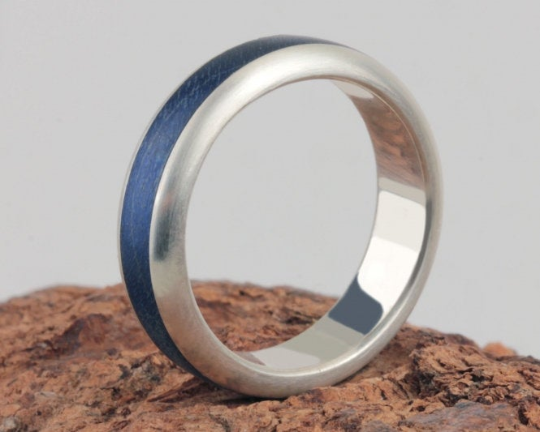 3rd Edition Slimline Bergahorn-Ring mit Silber | Handgefertigt 3rd Edition Slimline Bergahorn – Klassischer Holzring mit Silberstabilisierung