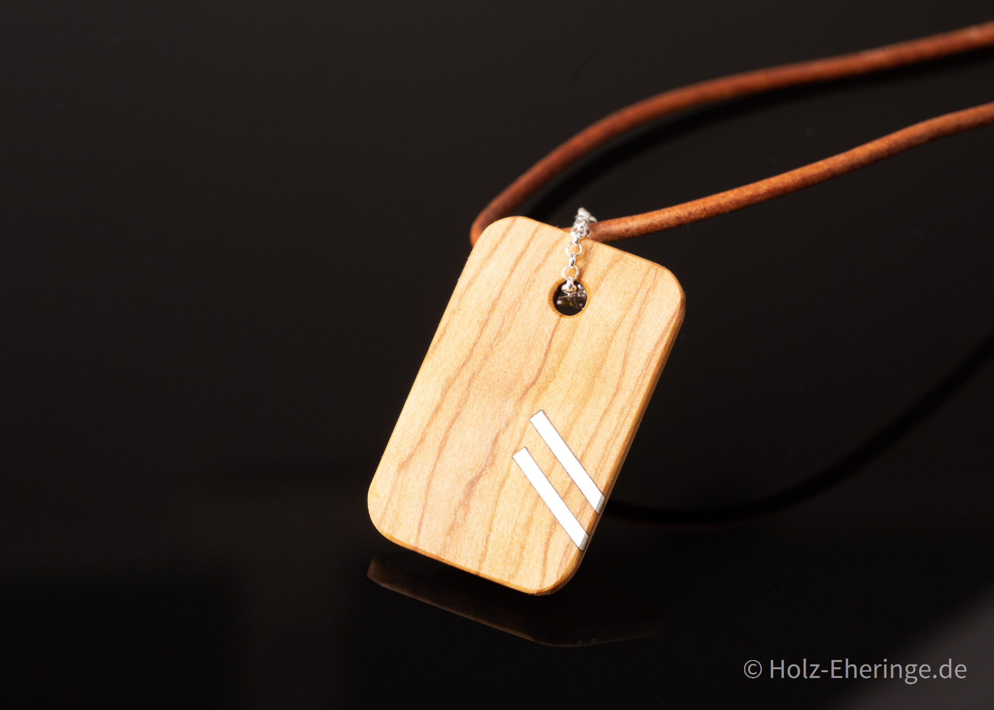Holz Dog Tag | in Handarbeit - Dog Tag 4 Olivenholz