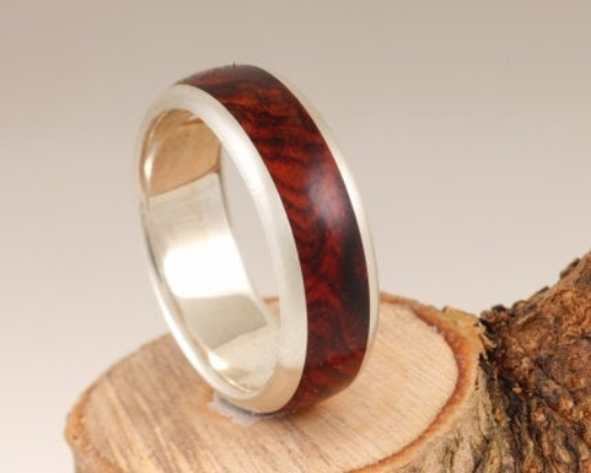 3rd Edition Slimline Cocobolo-Holzring mit Silber | Handgefertigt 3rd Edition Slimline Cocobolo Ring aus Holz – Exklusiver Holzring mit Silberakzenten