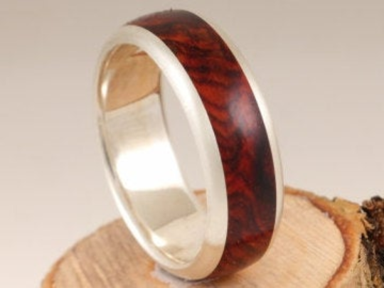 3rd Edition Slimline Cocobolo Ring aus Holz – Exklusiver Holzring mit Silberakzenten