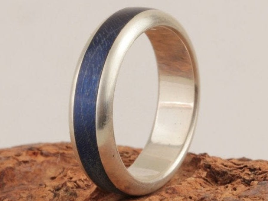 3rd Edition Slimline Bergahorn-Ring mit Silber | Handgefertigt 3rd Edition Slimline Bergahorn – Klassischer Holzring mit Silberstabilisierung