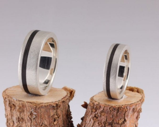 Handgefertigte Carbon Eheringe aus Silber 11th Edition Handgefertigte Carbon Eheringe