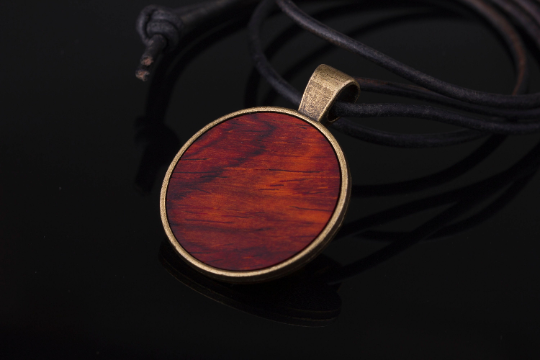 Collier Holz Anhänger aus Edelhölzern Anhänger Bronzefarben Holzanhänger
