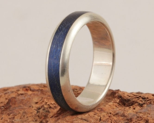 3rd Edition Slimline Bergahorn-Ring mit Silber | Handgefertigt 3rd Edition Slimline Bergahorn – Klassischer Holzring mit Silberstabilisierung